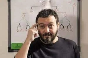 کامبیز دیرباز