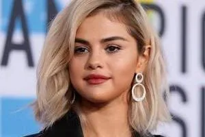 سلنا گومز