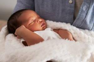 نوزاد تازه متولد شده