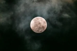 ناپدید شدن ماه