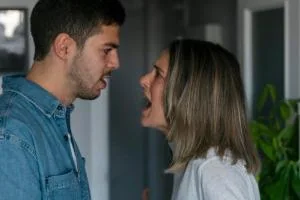 رفتار با فرد عصبانی