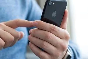 بکاپ مخاطبان آیفون