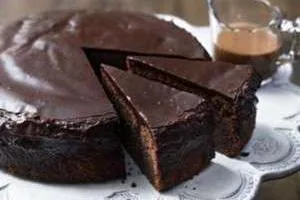 کیک شکلاتی کوکاکولا