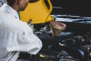 تعویض روغن ماشین