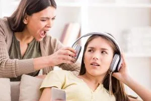 حرکات زبان بدن