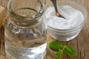 غرغره آب نمک