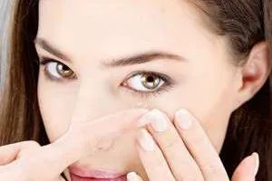 گذاشتن و برداشتن لنز