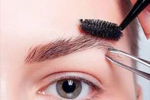 اشتباهات برداشتن ابرو