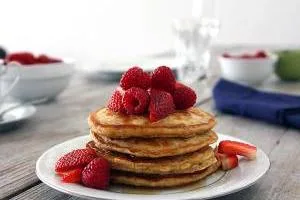 پنکیک جو دوسر و تمشک