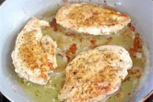 مرغ سرخ شده با لیمو عمانی