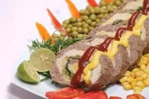 رولت دورنگ با گوشت و مرغ