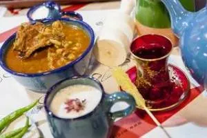 طرز تهیه آبگوشت بادمجان و کشک