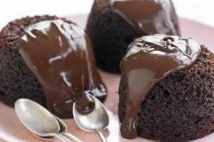 کیک شکلاتی گرم