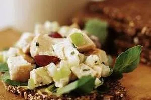 سالاد مرغ برزیلی