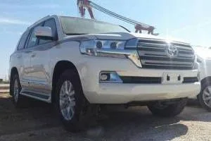 لندکروز دو درب