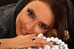شبنم قلی خانی