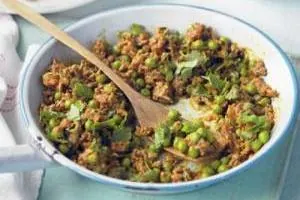 خوراک نخود فرنگی و گوشت