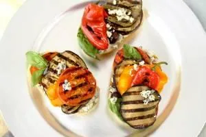 بادمجان گریل شده با پنیر