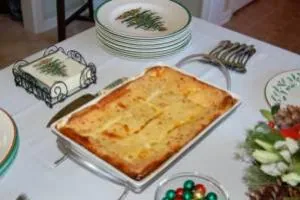 استراتای پنیر (Cheese Strata)