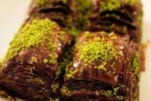 باقلوای آلبالو