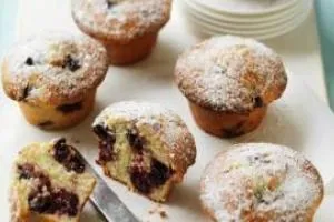 مافین مربای آلبالو و نارگیل