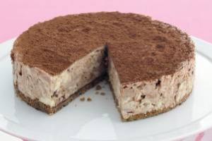 چیز کیک فندقی