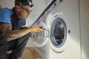 تعمیر تخصصی ماشین لباسشویی توسط تعمیرکار حرفه‌ای