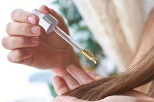 روتین مو چیست؟ مراحل روتین مراقبت از مو + نکات کلیدی