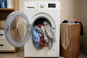 پر کردن بیش از حد لباس در لباسشویی
