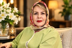 پوراندخت مهیمن