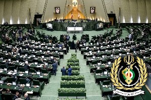 مهرداد اخلاقی