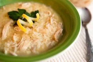 سوپ لیمو و مرغ یونانی