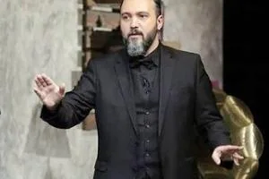 کامبیز دیرباز