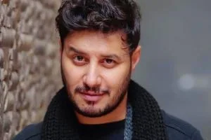 جواد عزتی