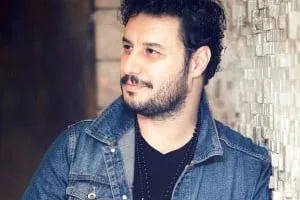 جواد عزتی