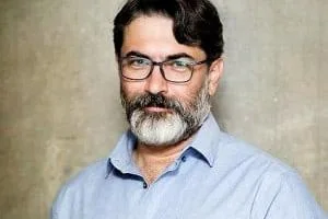 پارسا پیروزفر