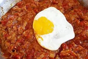میرزا قاسمی با بادمجان سرخ شده