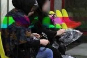 دختر دستفروش