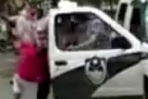 رفتار جنجالی پلیس
