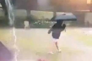 برخورد صاعقه