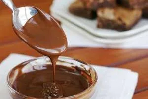 آب كردن شكلات در مايكروفر