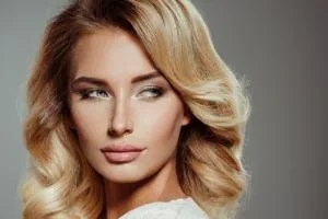 فاصله رنگ مو