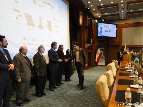 دریافت تندیس سه ستاره توسط موسسه زبان ایران اروپا
