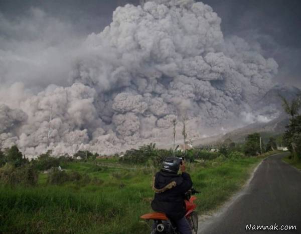 خاکستر تولیدی فوران آتشفشان در اندونزی