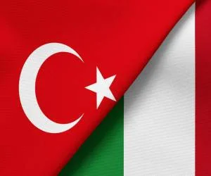 پرچم ترکیه و ایتالیا