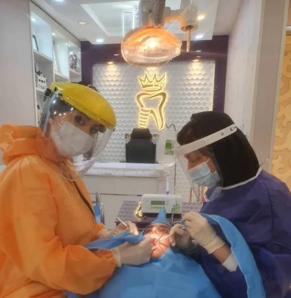 دکتر راستگو متخصص جراحی لثه 