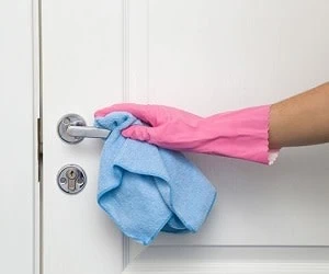 تمیز کردن درب