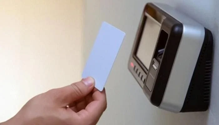 دستگاه حضور غیاب کارتی