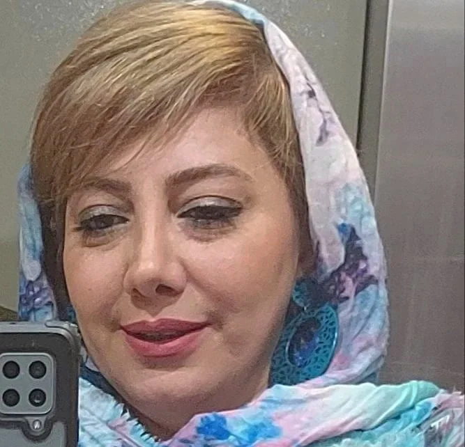 سلفی زهرا داوود نژاد