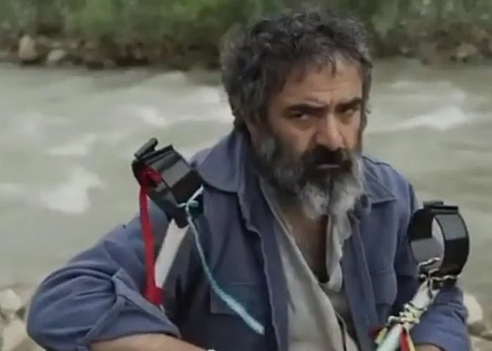 حسن معجونی در فیلم جاده خاکی
